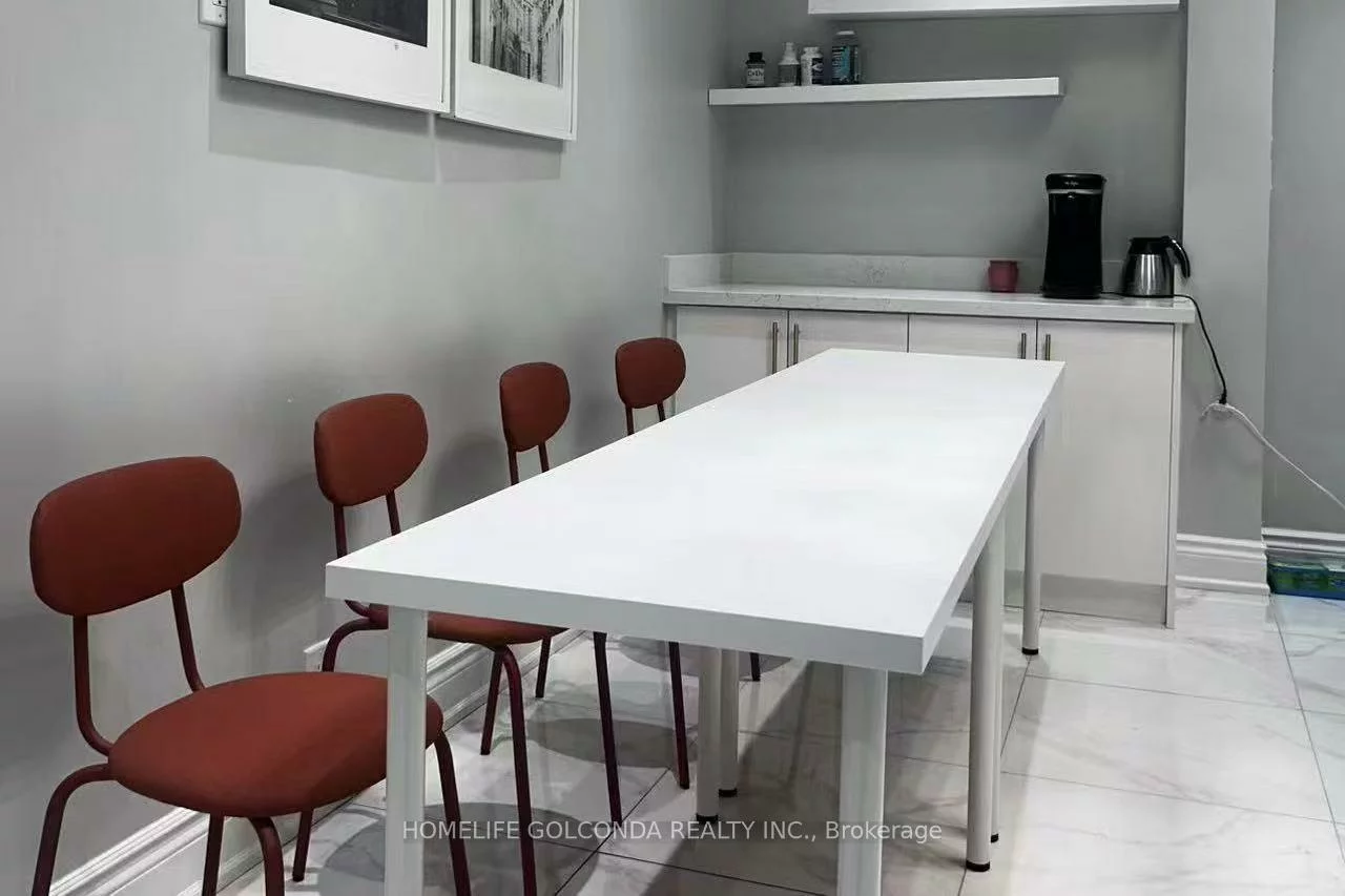 7398, Yonge, Crestwood-Springfarm-Yorkhill, Vaughan