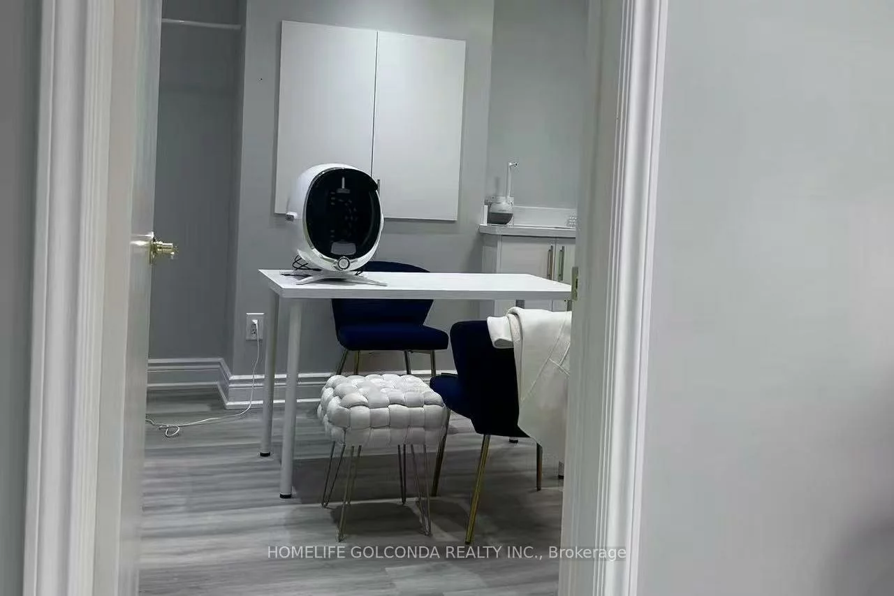 7398, Yonge, Crestwood-Springfarm-Yorkhill, Vaughan