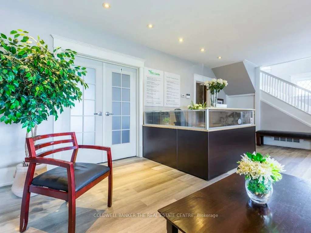 2174, Major Mackenzie, Maple, Vaughan