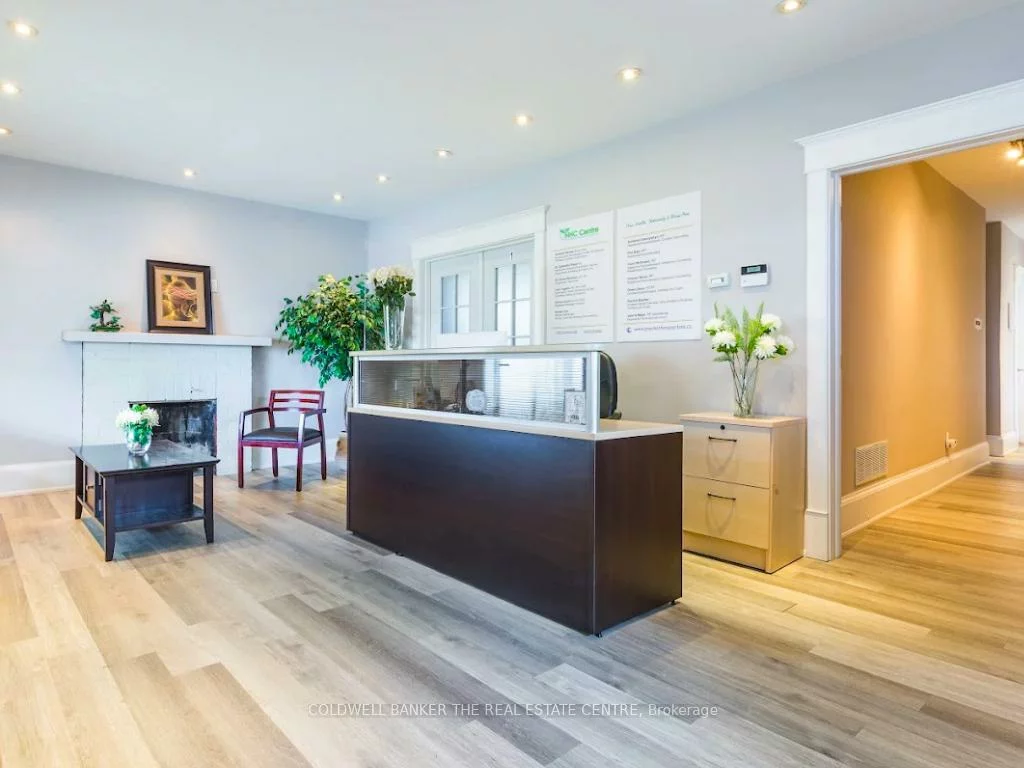 2174, Major Mackenzie, Maple, Vaughan