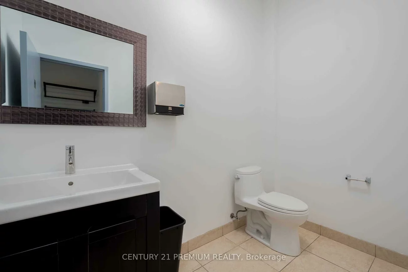 661, Chrislea, East Woodbridge, Vaughan