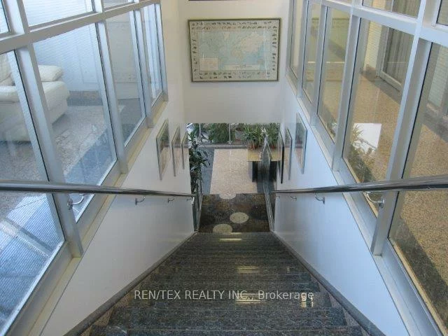 27, Roytec, East Woodbridge, Vaughan