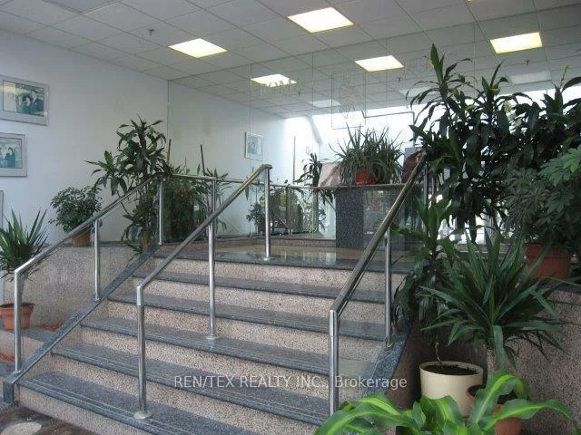 27, Roytec, East Woodbridge, Vaughan