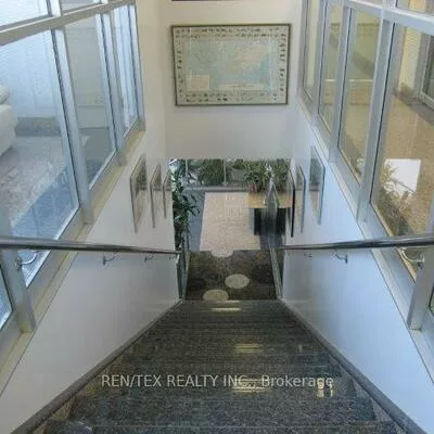 27, Roytec, East Woodbridge, Vaughan
