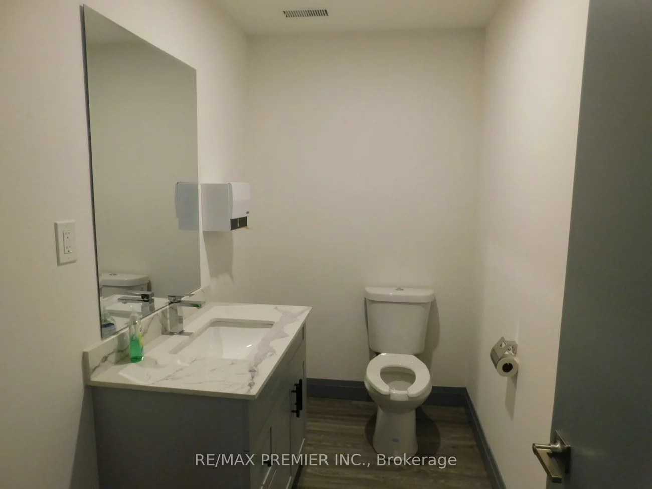 180, Winges, Pine Valley Business Park, Vaughan
