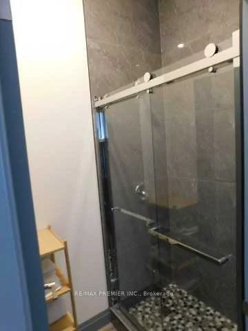 180, Winges, Pine Valley Business Park, Vaughan