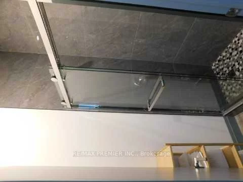 180, Winges, Pine Valley Business Park, Vaughan