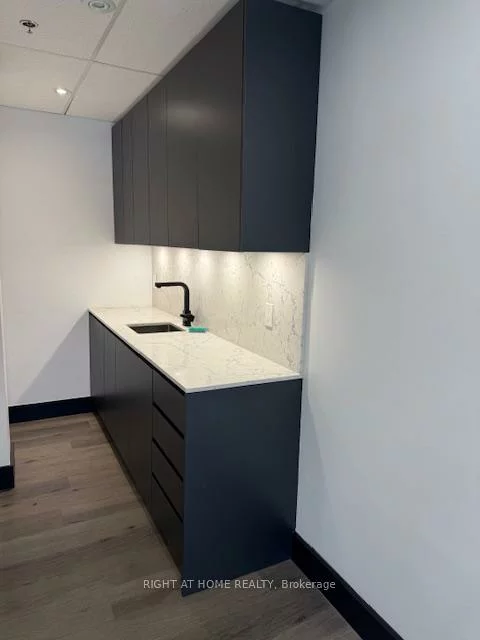 242, Applewood, Concord, Vaughan