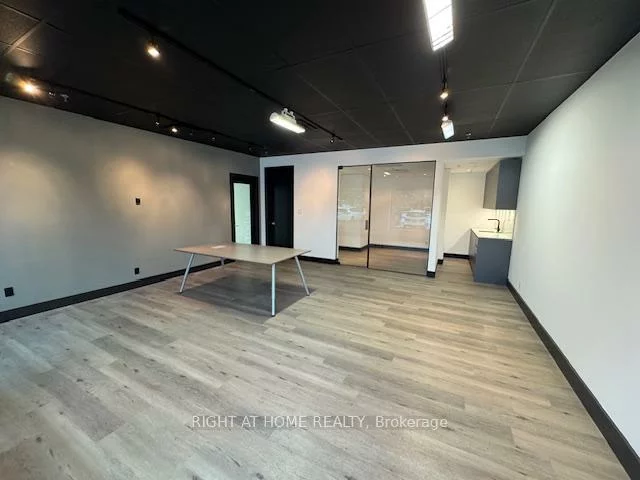 242, Applewood, Concord, Vaughan