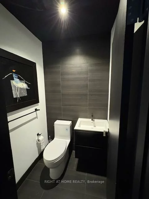 242, Applewood, Concord, Vaughan