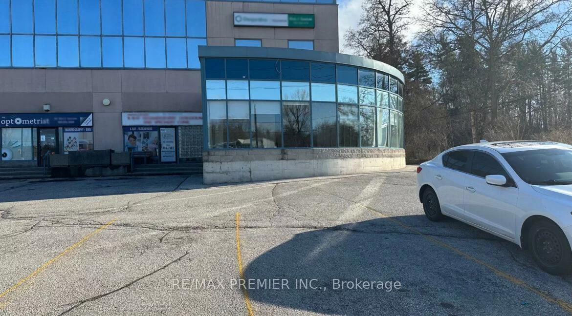 8077, Islington, East Woodbridge, Vaughan