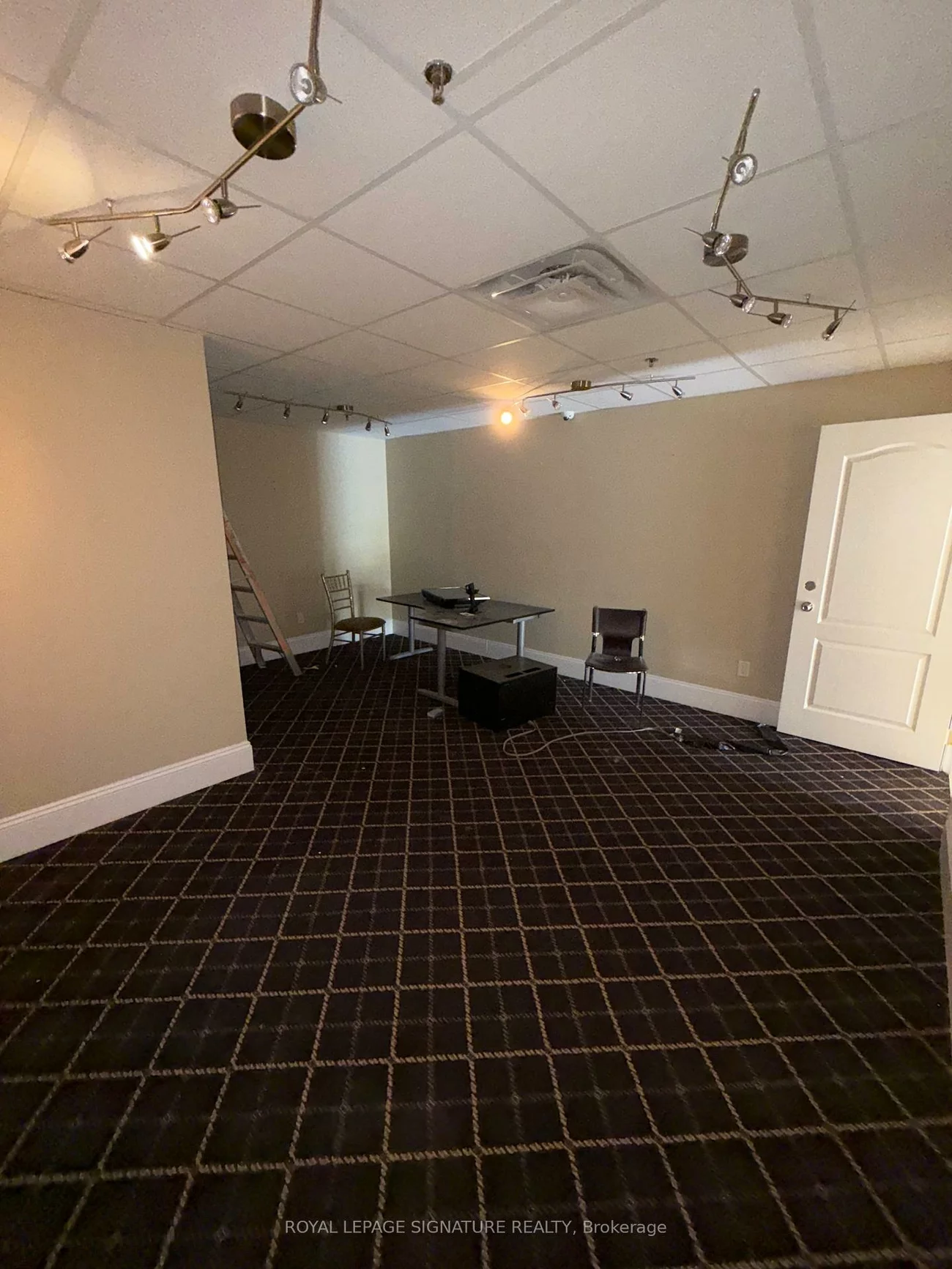 7601, Jane, Vaughan Corporate Centre, Vaughan