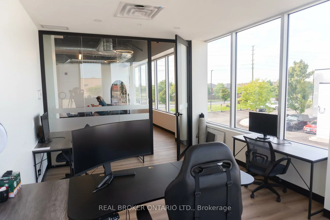 28, Roytec, West Woodbridge, Vaughan