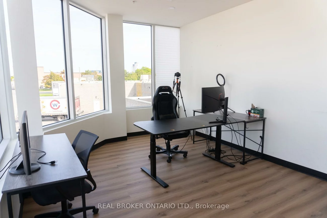 28, Roytec, West Woodbridge, Vaughan