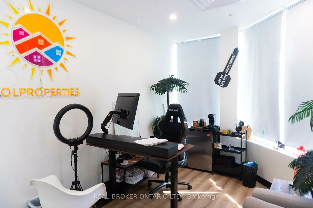 28, Roytec, West Woodbridge, Vaughan