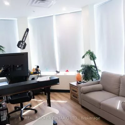 28, Roytec, West Woodbridge, Vaughan