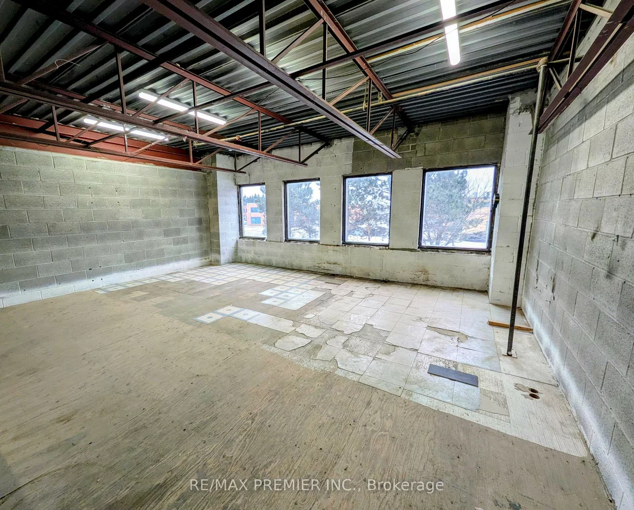 80, Roysun, West Woodbridge Industrial Area, Vaughan