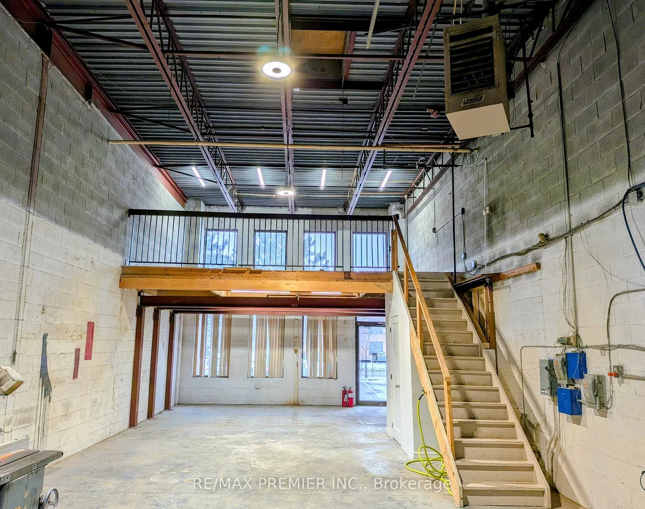 80, Roysun, West Woodbridge Industrial Area, Vaughan