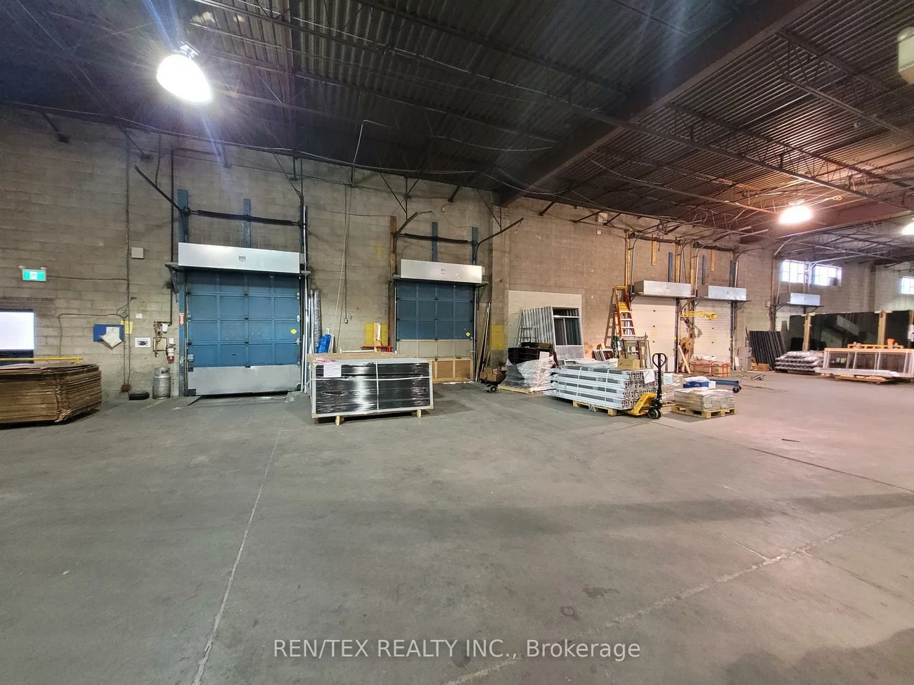 99, Vinyl, Steeles West Industrial, Vaughan