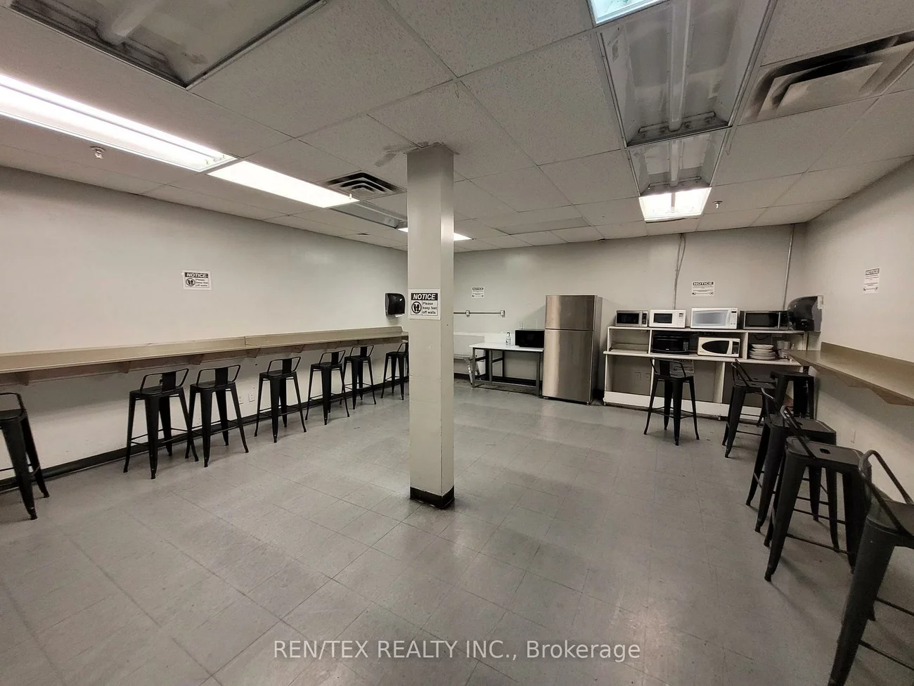 99, Vinyl, Steeles West Industrial, Vaughan