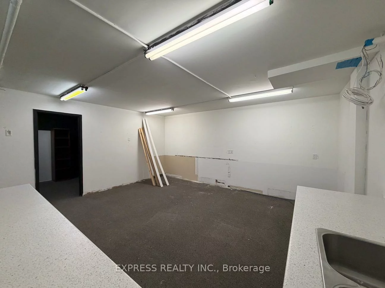 8300, Yonge, Uplands, Vaughan