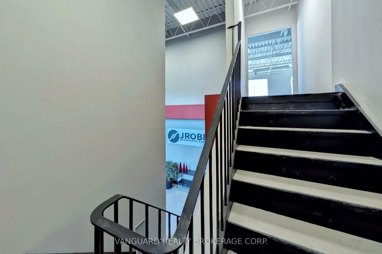 191, Vinyl, Steeles West Industrial, Vaughan