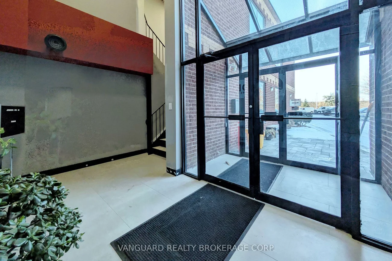 191, Vinyl, Steeles West Industrial, Vaughan