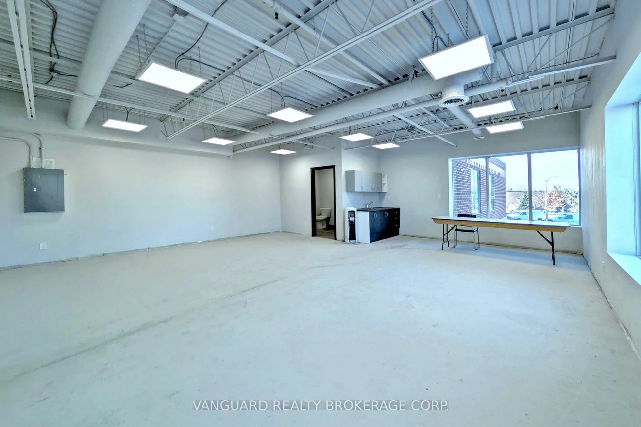 191, Vinyl, Steeles West Industrial, Vaughan