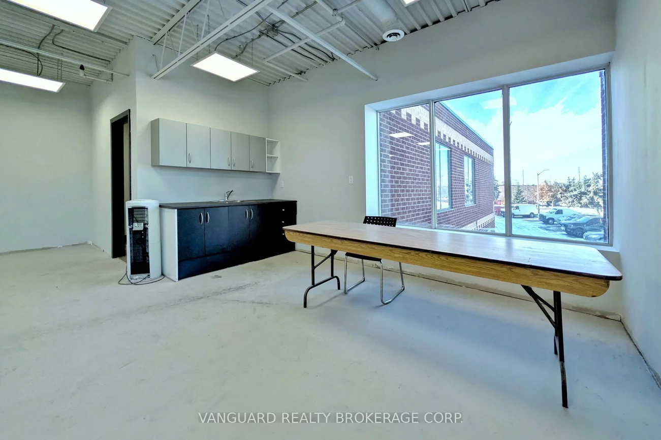 191, Vinyl, Steeles West Industrial, Vaughan