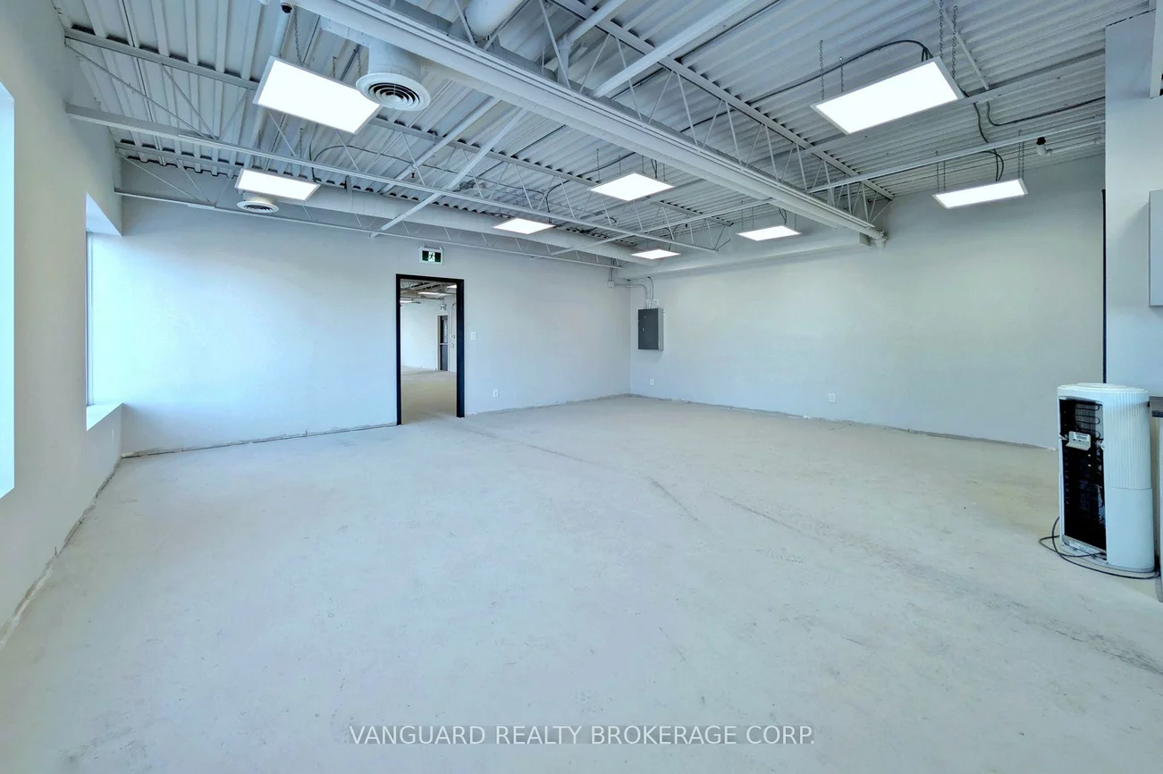 191, Vinyl, Steeles West Industrial, Vaughan