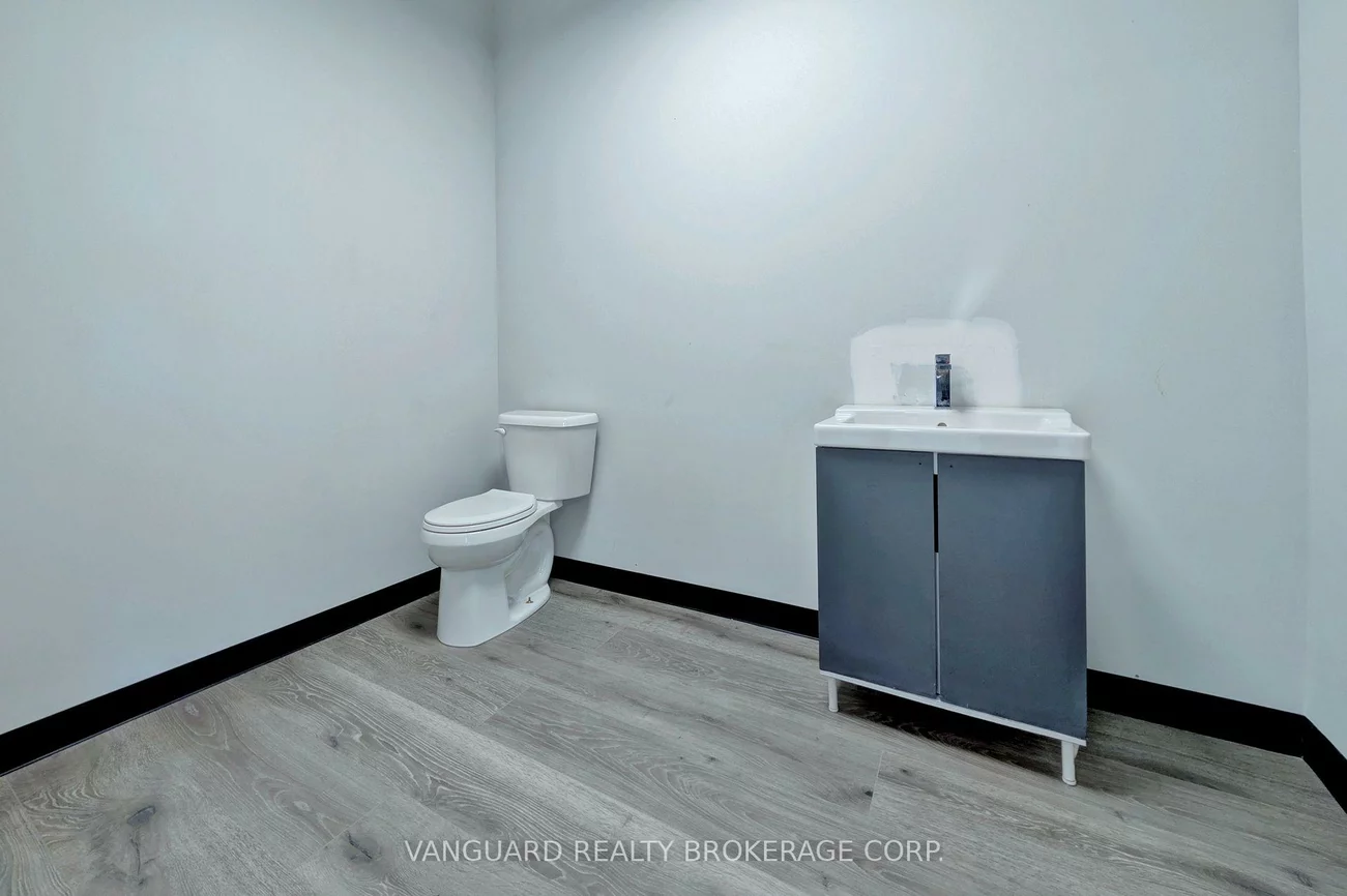 191, Vinyl, Steeles West Industrial, Vaughan