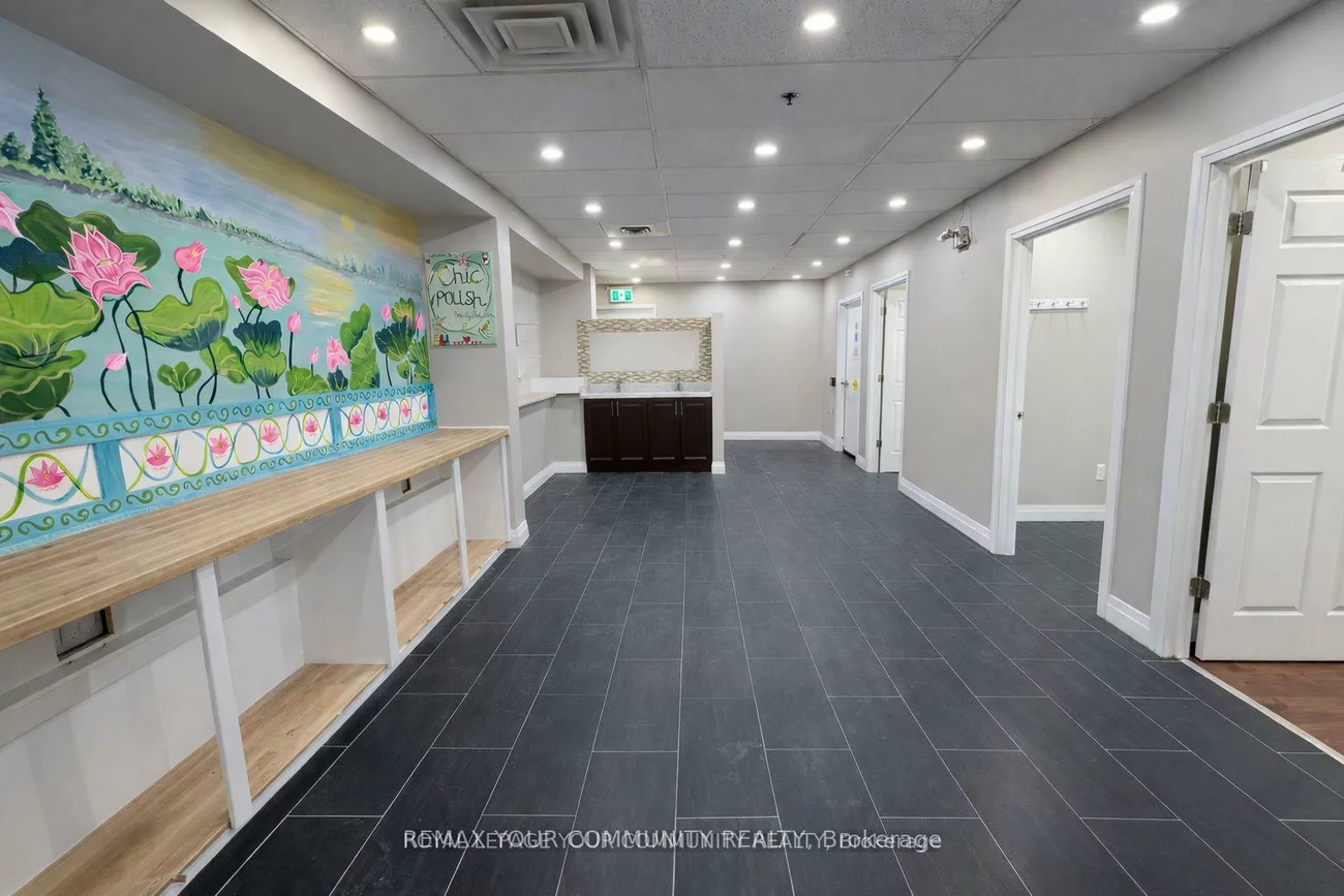 136, Winges, Pine Valley Business Park, Vaughan