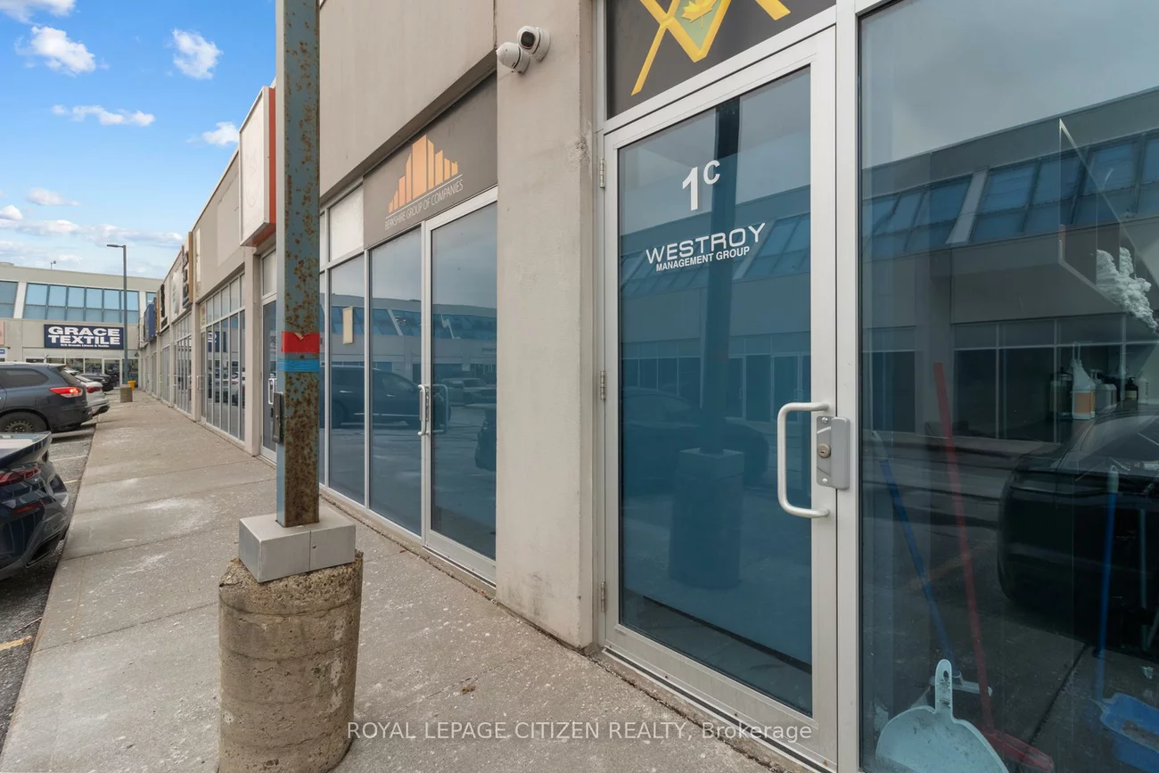 27, Roytec, East Woodbridge, Vaughan