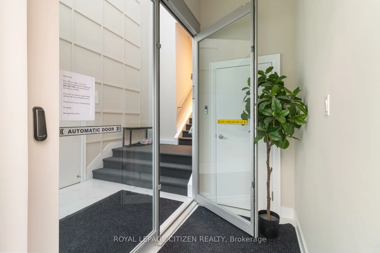 27, Roytec, East Woodbridge, Vaughan