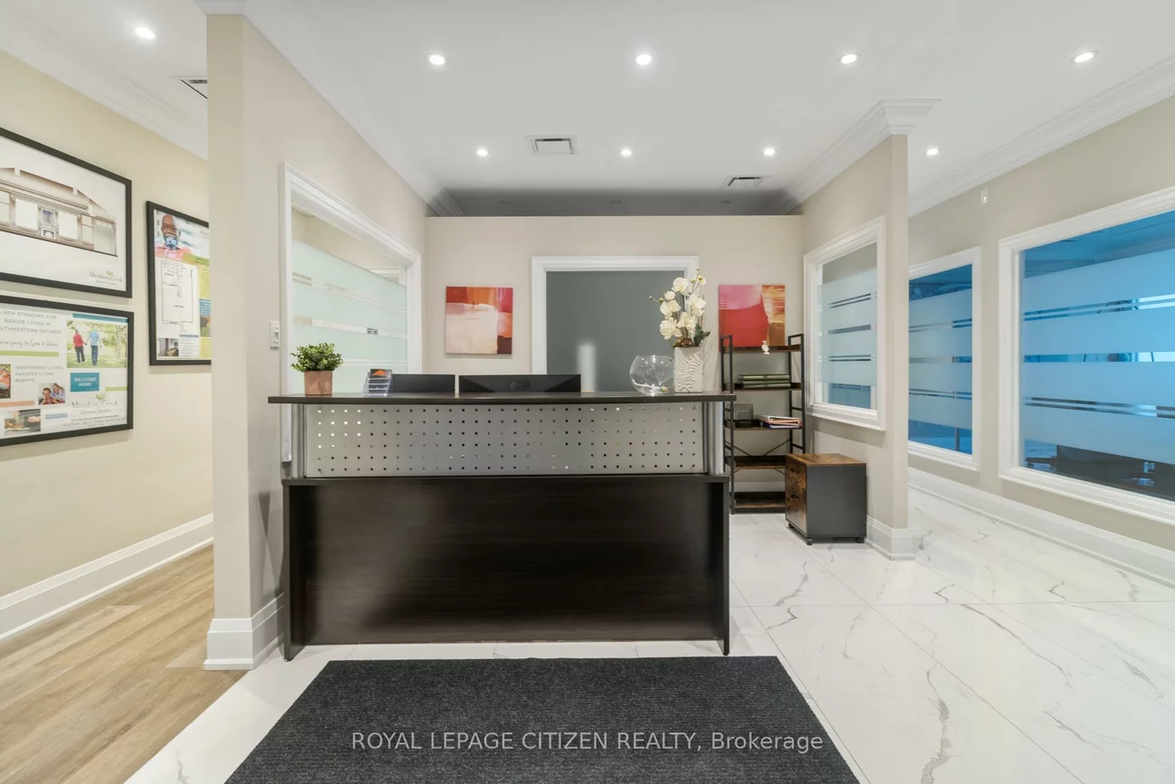 27, Roytec, East Woodbridge, Vaughan