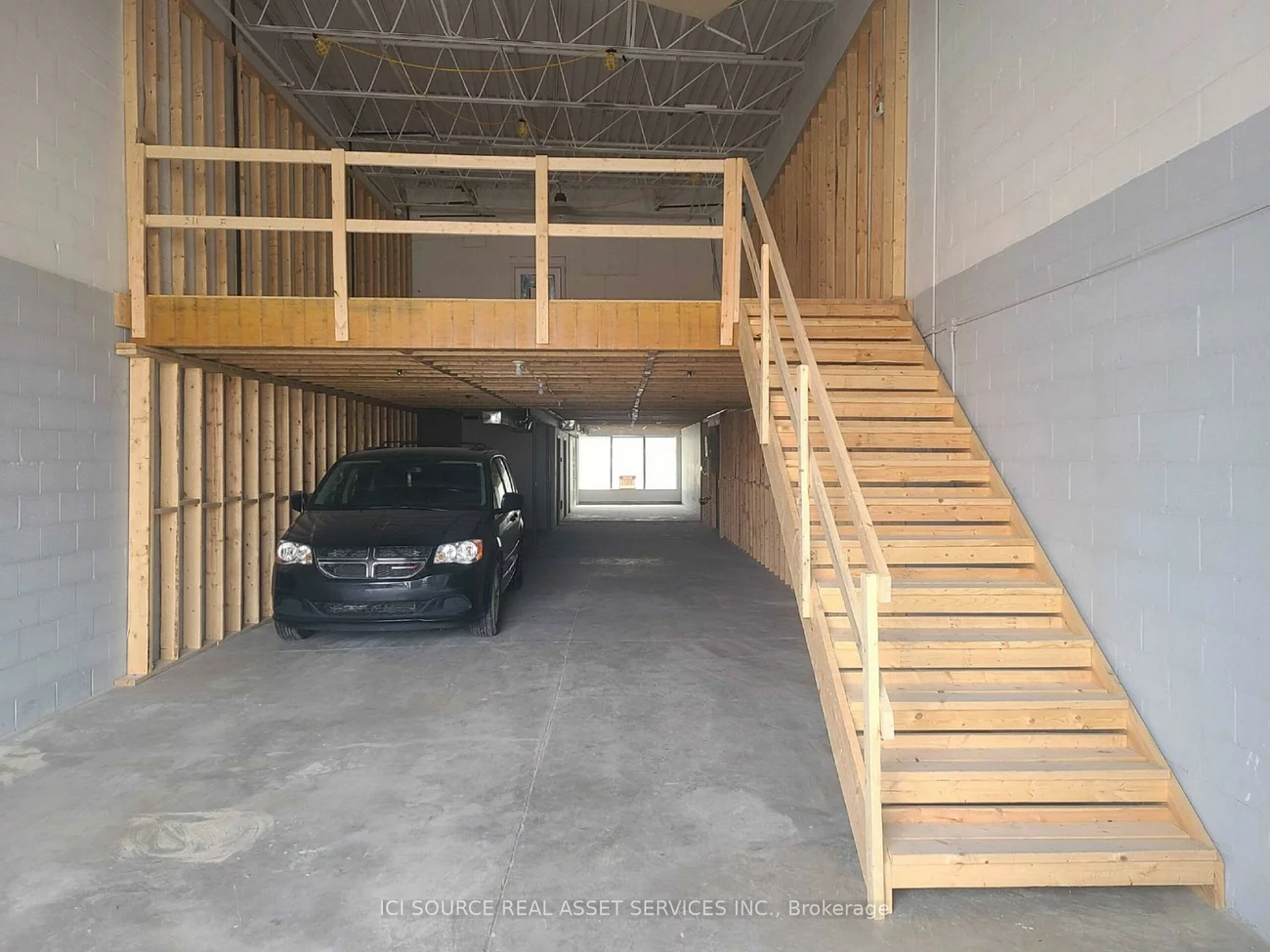 410, Chrislea, East Woodbridge, Vaughan