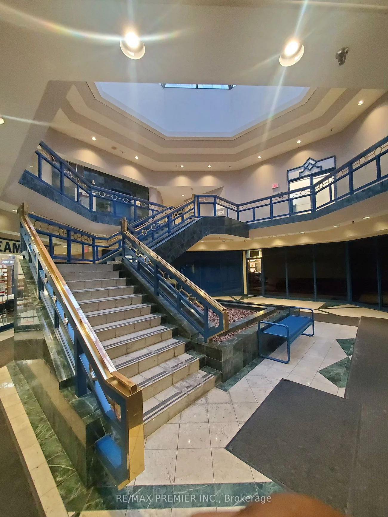 7330, Yonge, Crestwood-Springfarm-Yorkhill, Vaughan