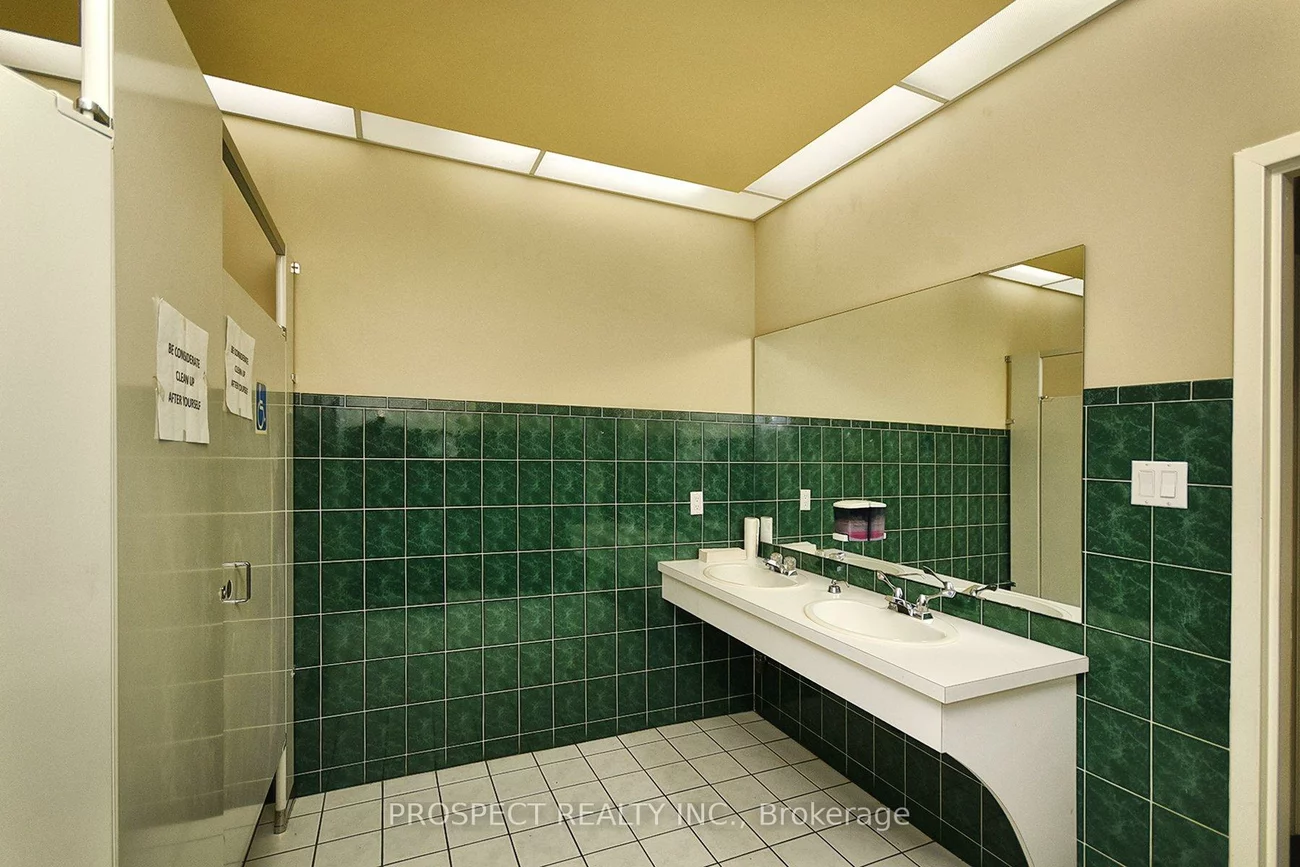 180, Winges, Pine Valley Business Park, Vaughan