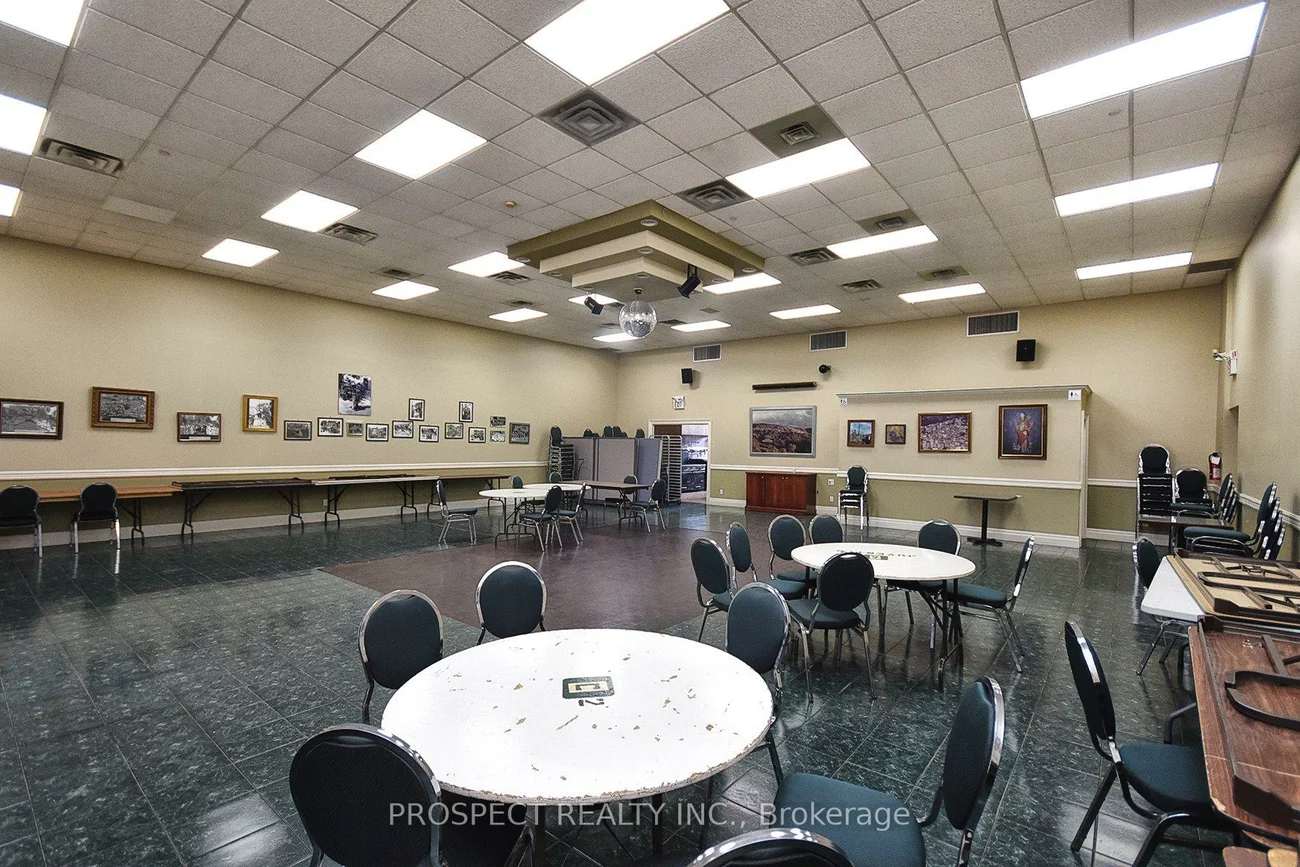 180, Winges, Pine Valley Business Park, Vaughan