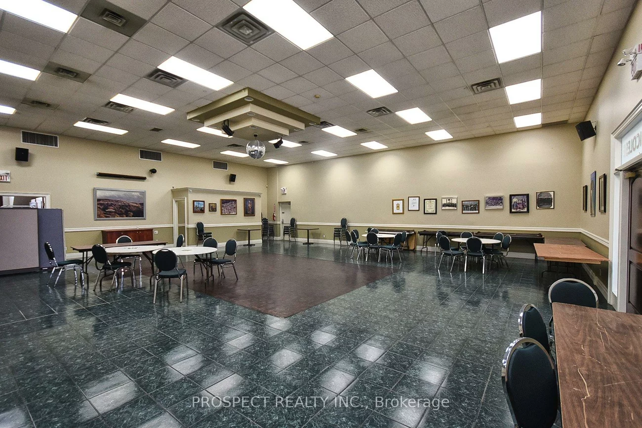 180, Winges, Pine Valley Business Park, Vaughan