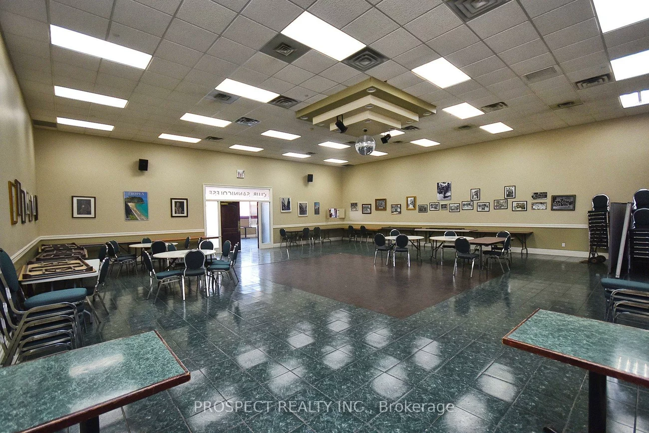 180, Winges, Pine Valley Business Park, Vaughan