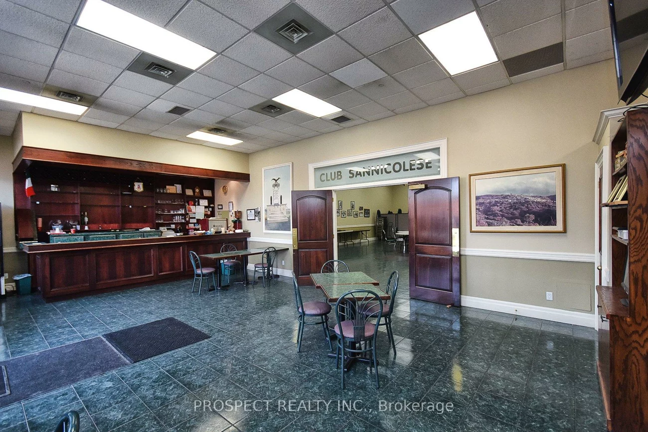 180, Winges, Pine Valley Business Park, Vaughan