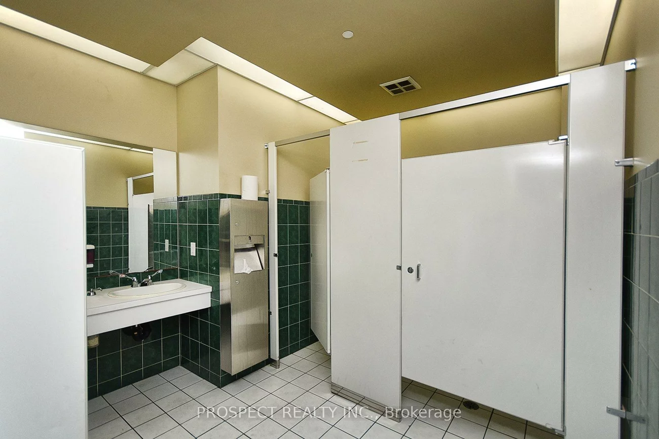 180, Winges, Pine Valley Business Park, Vaughan