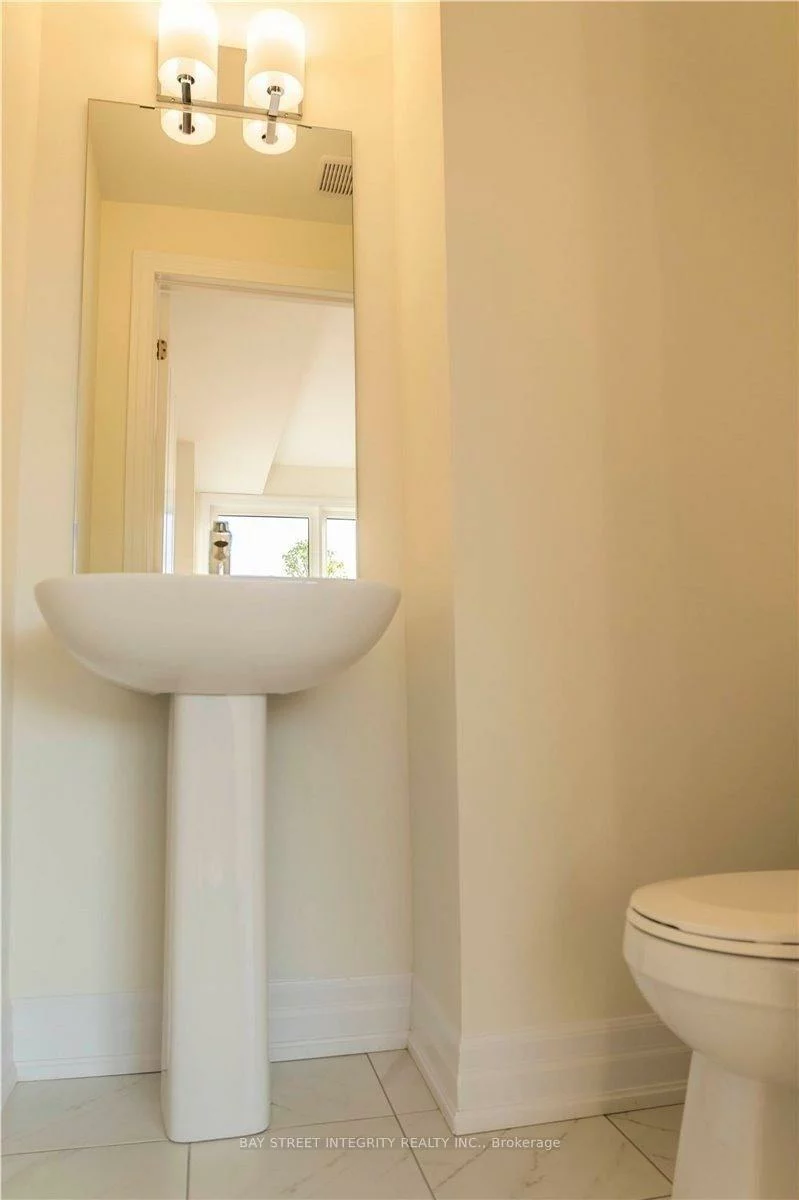 2267, Major Mackenzie, Maple, Vaughan