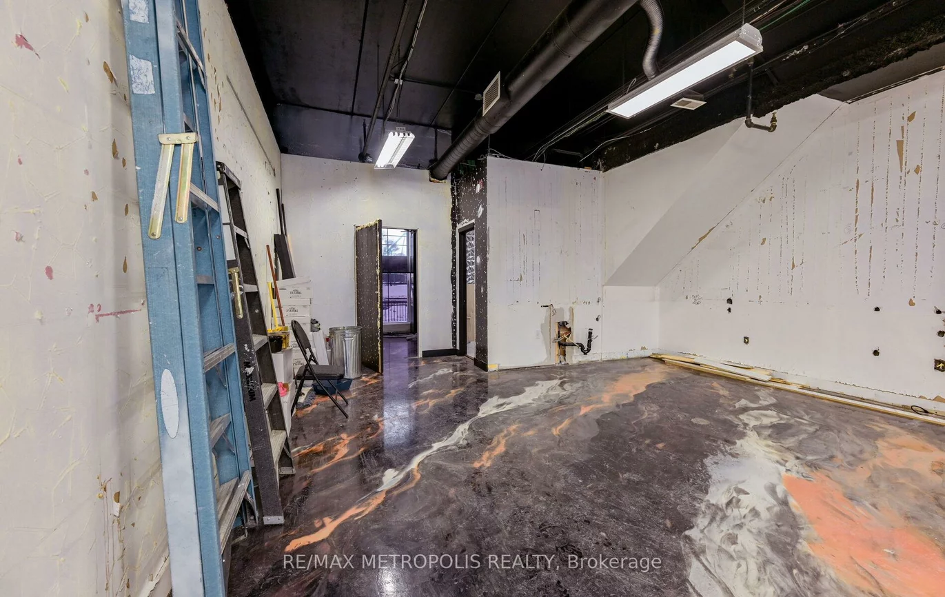 9699, Jane, Maple, Vaughan