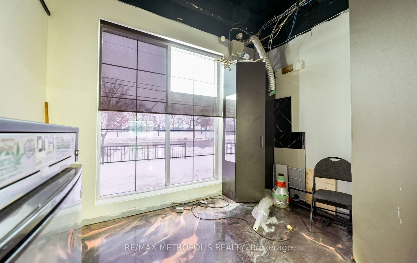 9699, Jane, Maple, Vaughan