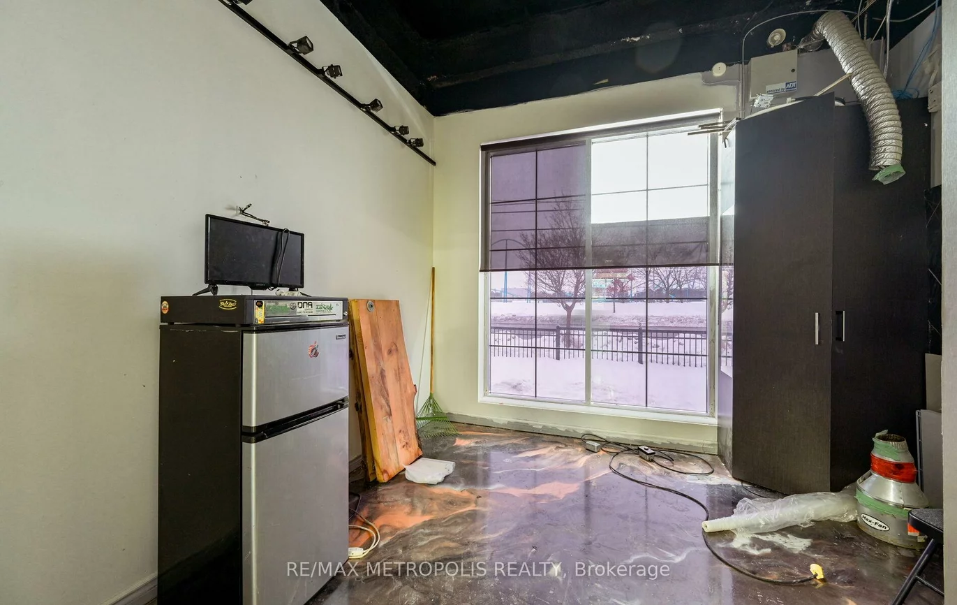 9699, Jane, Maple, Vaughan