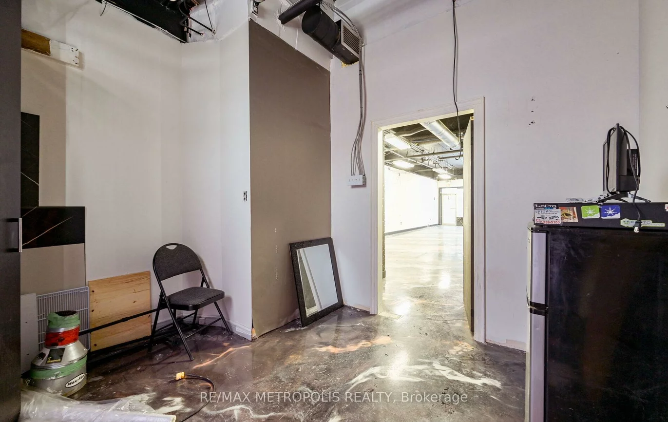 9699, Jane, Maple, Vaughan