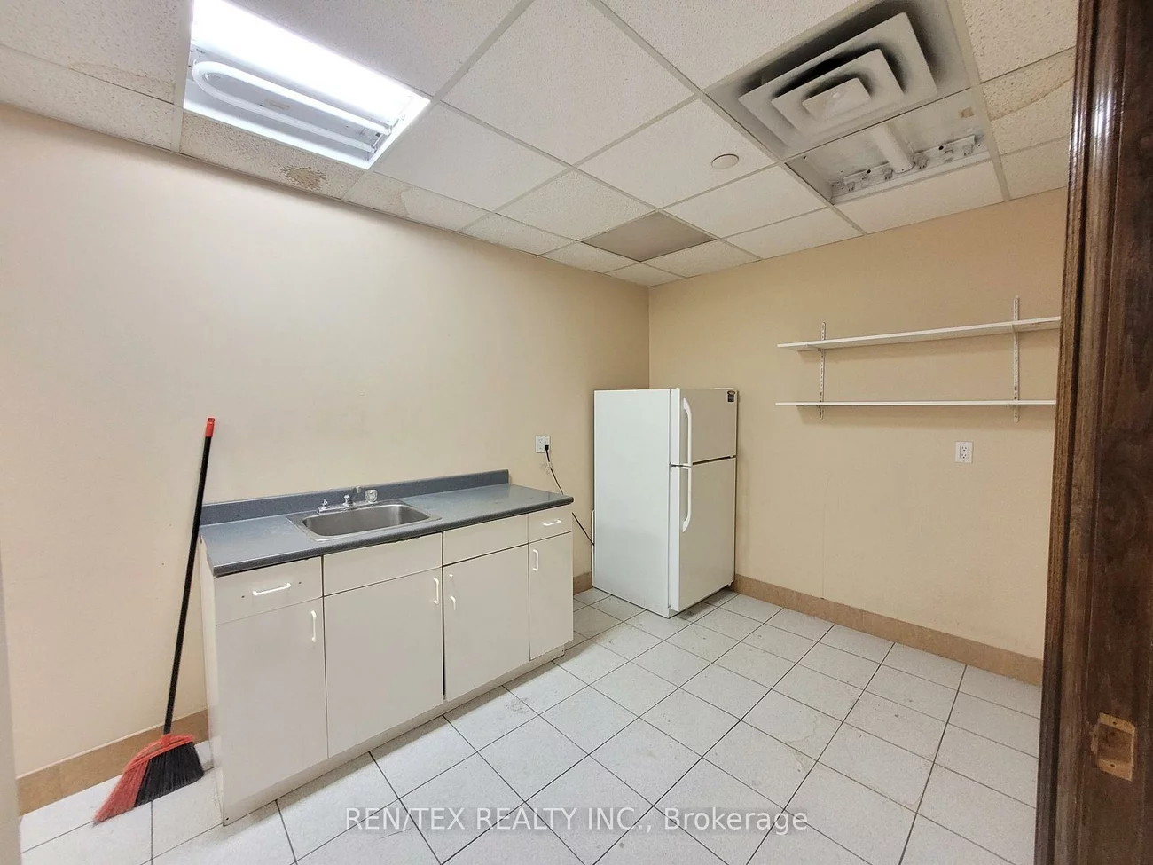 27, Roytec, East Woodbridge, Vaughan