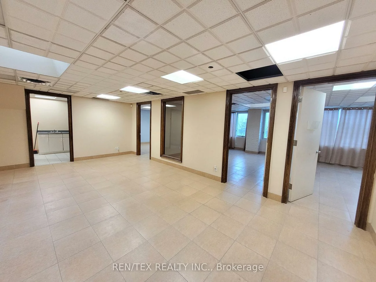 27, Roytec, East Woodbridge, Vaughan